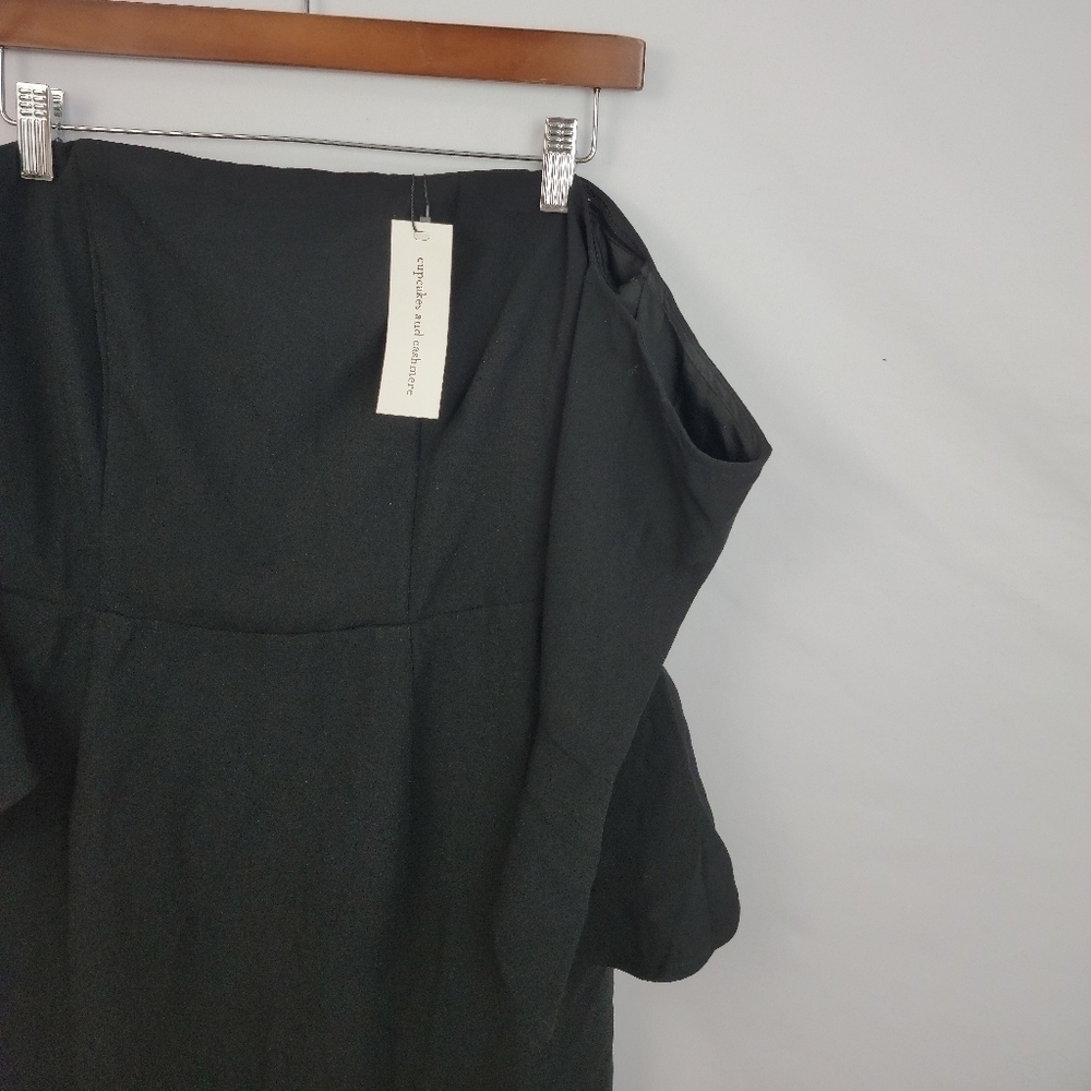 Women's size 6 cupcakes and Cashmere off the shoulder dress - Picture 3 of 7